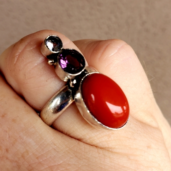 New Red Coral and Amethyst 925 Silver Ring. - Picture 5 of 13